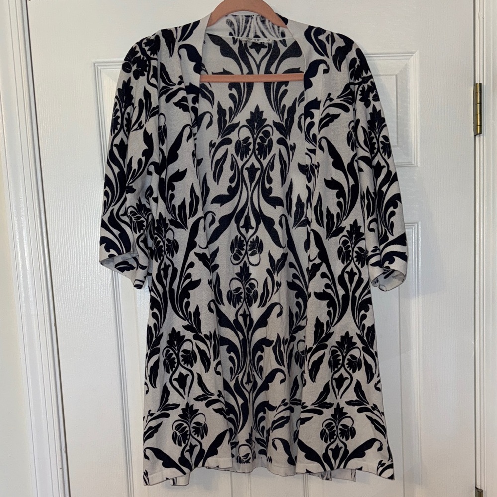 Chicos Pattern Short Sleeve Cardigan Sweater